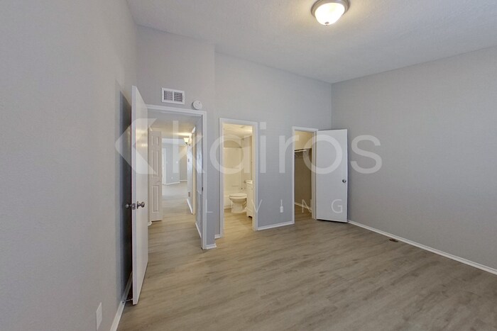 Building Photo - 2531 E Timberview Ln