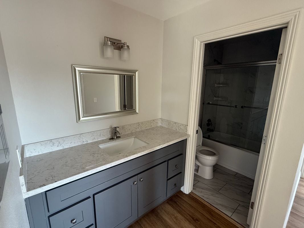 Building Photo - 400 N Hobart Blvd