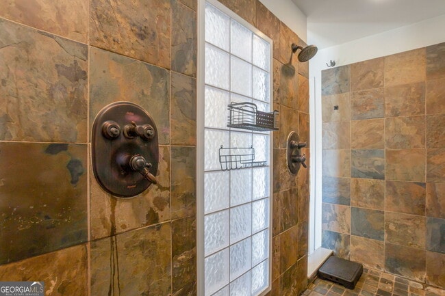 Building Photo - 2524 Kickerillo Way SE