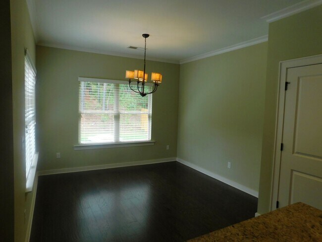 Building Photo - Welcome Home to Luxury Living in Lake Cyrus!