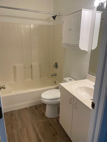 Building Photo - 1055 Bismarck Rd