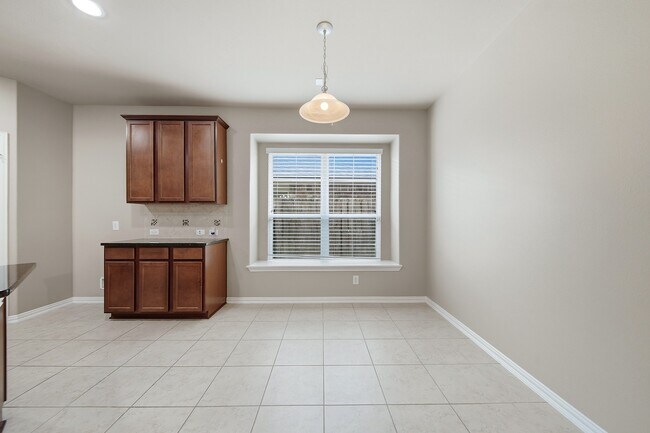 Building Photo - 2716 Sunshade Ct