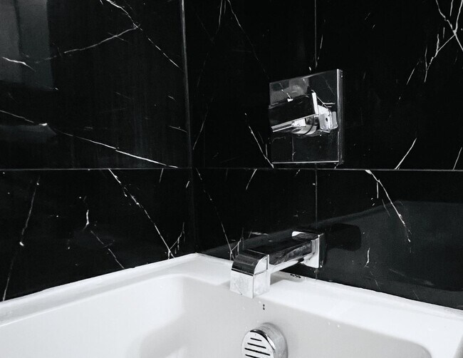 Building Photo - 126 Randolph Ave