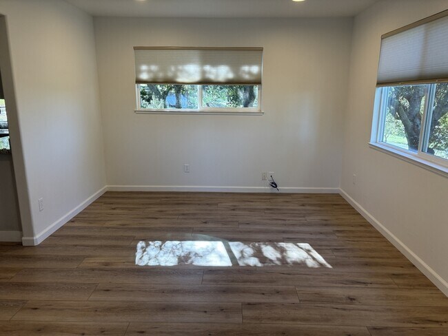 Building Photo - 1776 Meda Ave