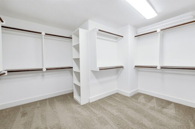 Building Photo - 13412 Preston Cliff Ct