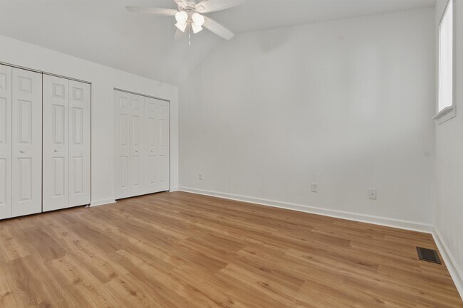 Building Photo - 2900 Woodrich Dr