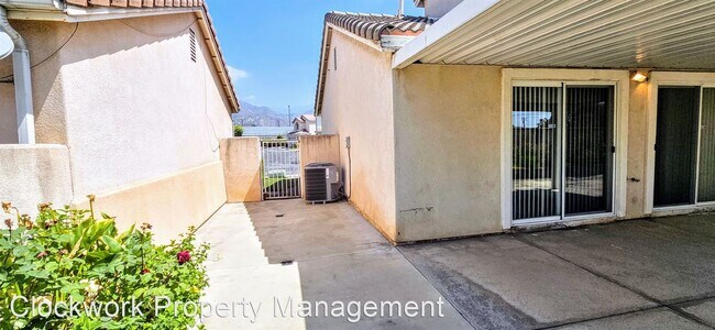 Building Photo - 3 br, 2 bath House - 305 Oakview Dr