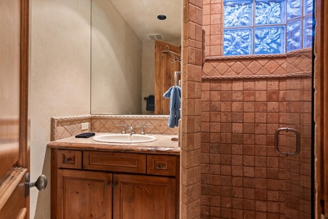 Building Photo - 395 Silverlode Dr