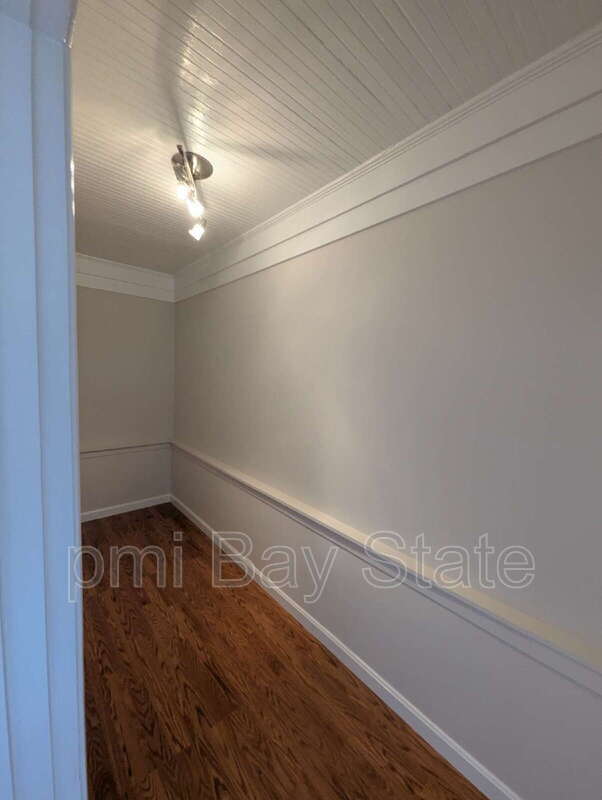 Building Photo - 650 Metropolitan Ave