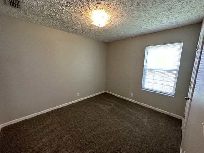 Building Photo - 2815 Elijah Dr