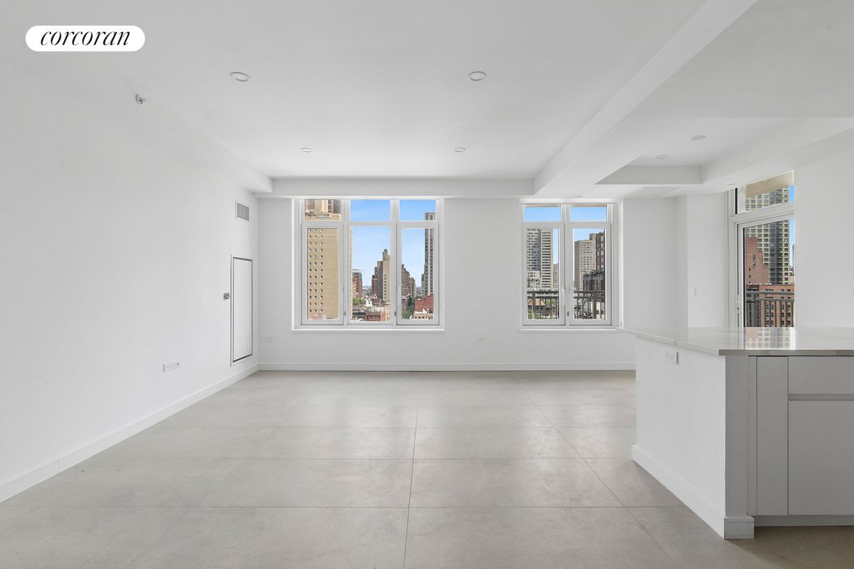 Building Photo - 300 E 83rd St