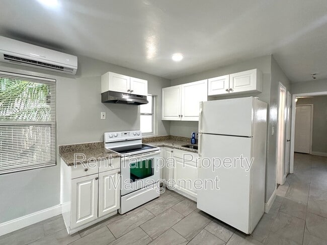 Building Photo - 612-612 17th Ave S