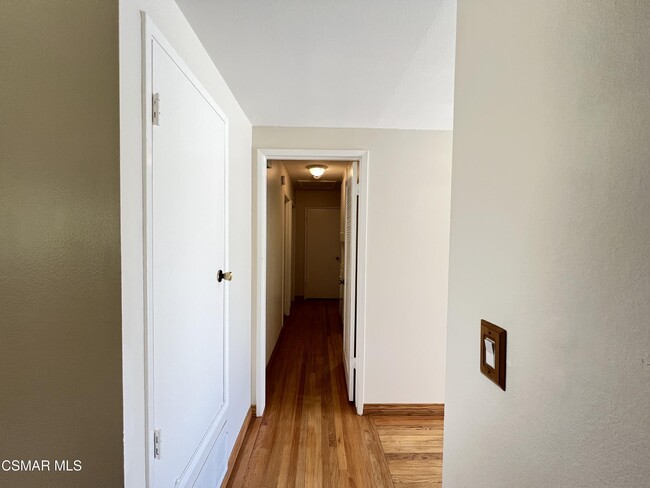 Building Photo - 1287 Knollwood Dr