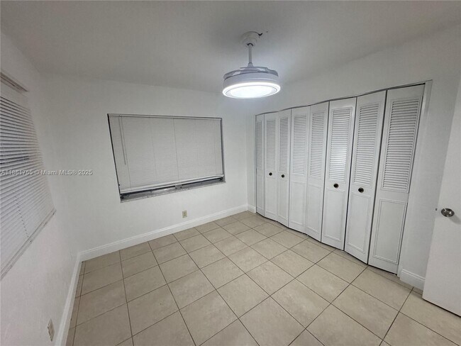 Building Photo - 7205 NW 76th Pl