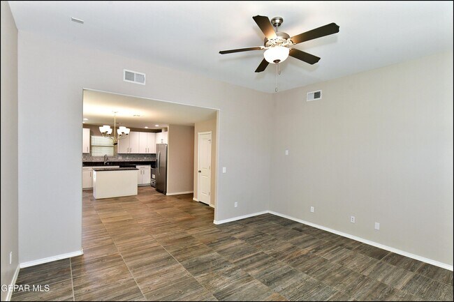 Building Photo - 963 Aircoupe Way