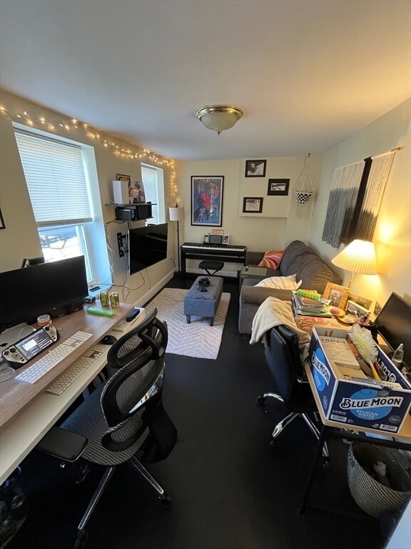 Building Photo - 554 E Broadway