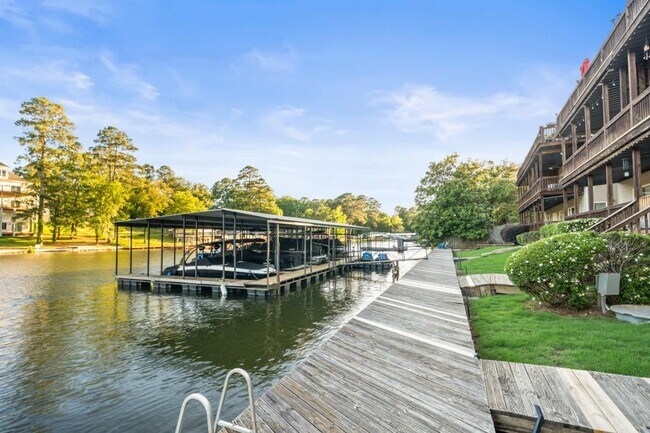 Building Photo - 122 Chambers Point