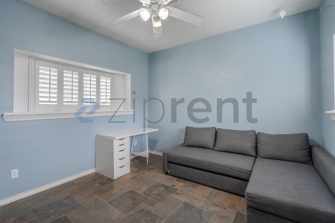 Building Photo - 7934 Round Rock Dr