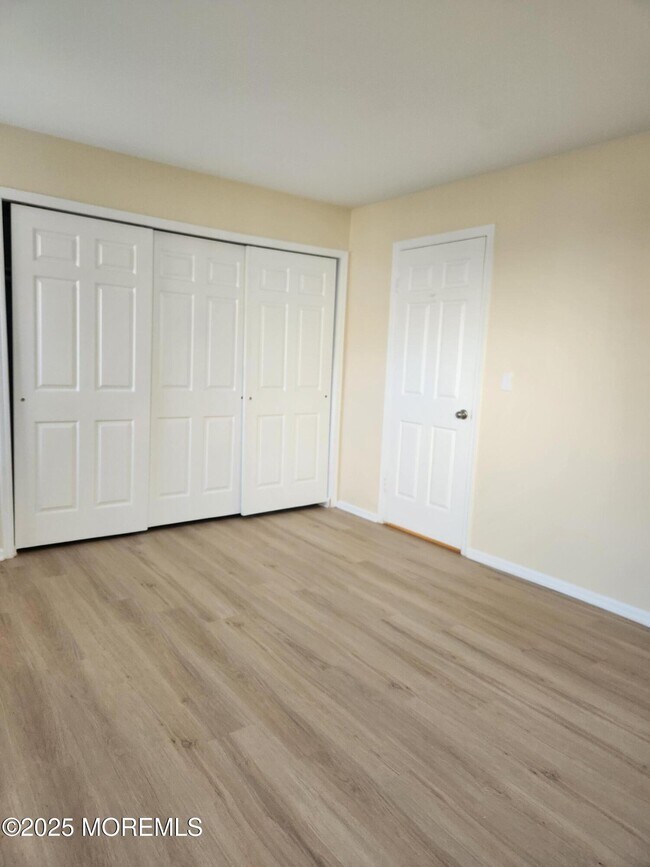 Building Photo - 9 Hackamore Ct