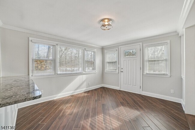 Building Photo - 64 Shunpike Rd