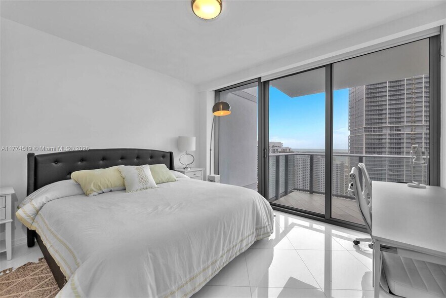 Building Photo - 200 Biscayne Blvd