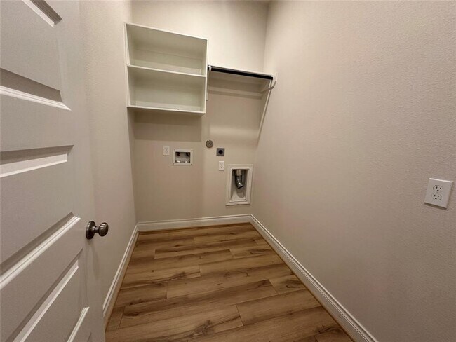 Building Photo - 23730 McNabb Spur Ln