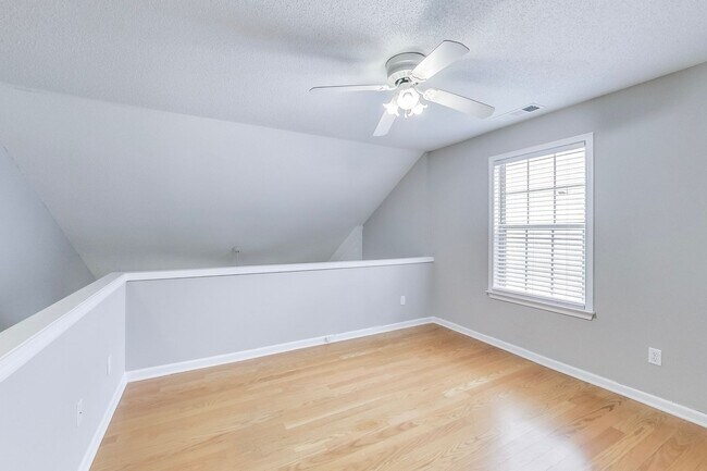 Building Photo - Single-family home in Kennesaw, GA near KSU, Town Center and Woodstock.