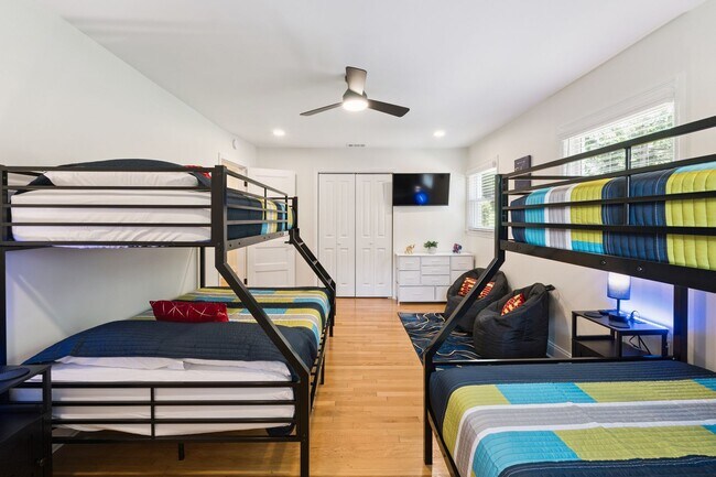 Building Photo - Fully Furnished: Beautiful 4-Bedroom Home ...