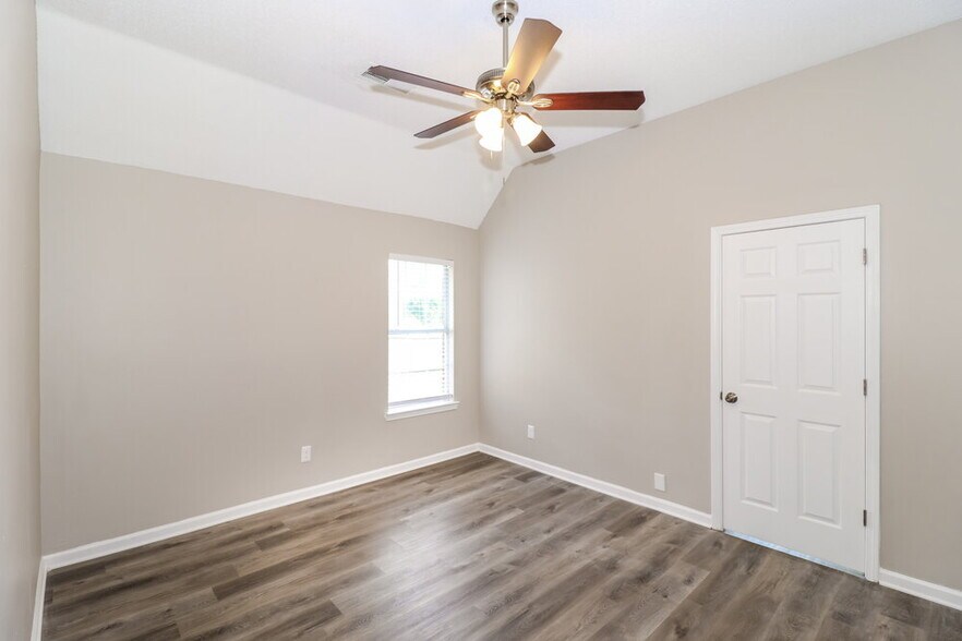 Building Photo - 990 Jessa Cove