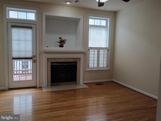 Building Photo - 2822 Laura Gae Cir