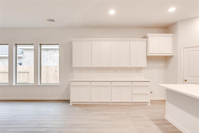 Building Photo - 232 Blackborrow Dr