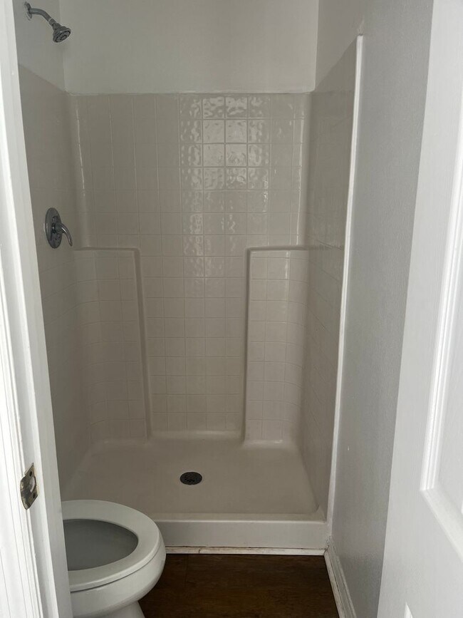 Building Photo - 3 BR/2BA $1950 Middleburg