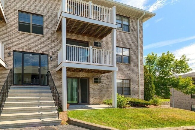 Building Photo - 26 Kenmar Dr