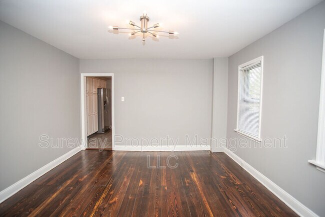 Building Photo - 220 S Church St