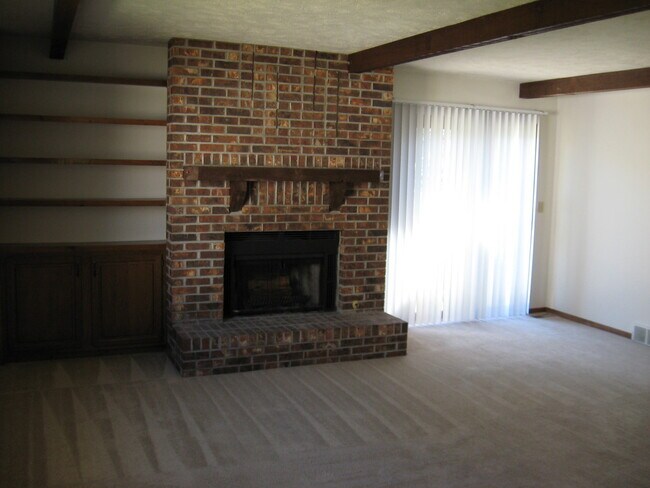 Building Photo - Ben Inc Duplexes - Scwalb Realty