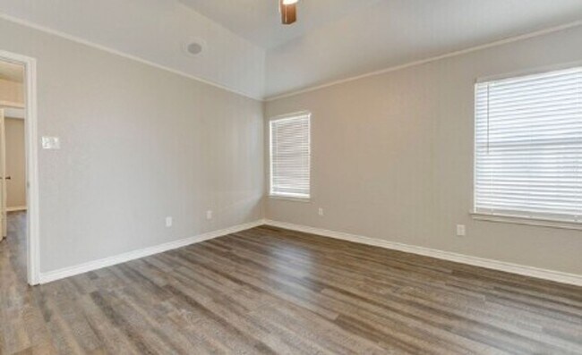 Building Photo - AVAILABLE SOON (SECTION 8 ACCEPTED)