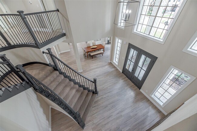 Building Photo - 3123 Baywood Park Dr