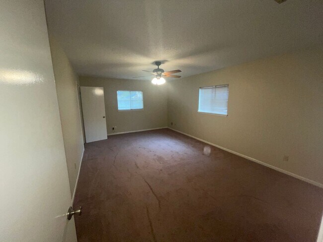 Building Photo - 5217 Tartan Dr