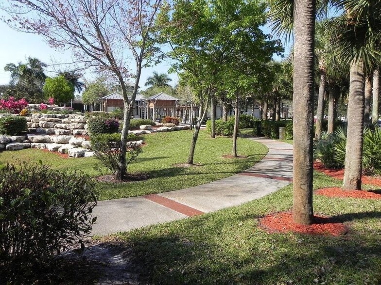 Building Photo - 120 Sparrow Dr