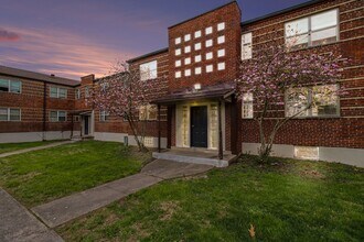 Building Photo - 1607 Asmann Ave