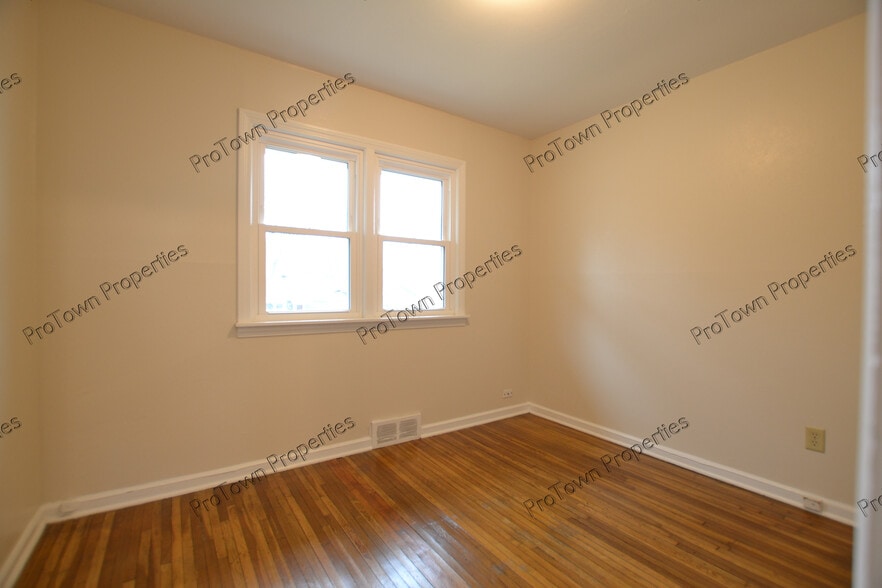 Building Photo - 205 Algonquin St