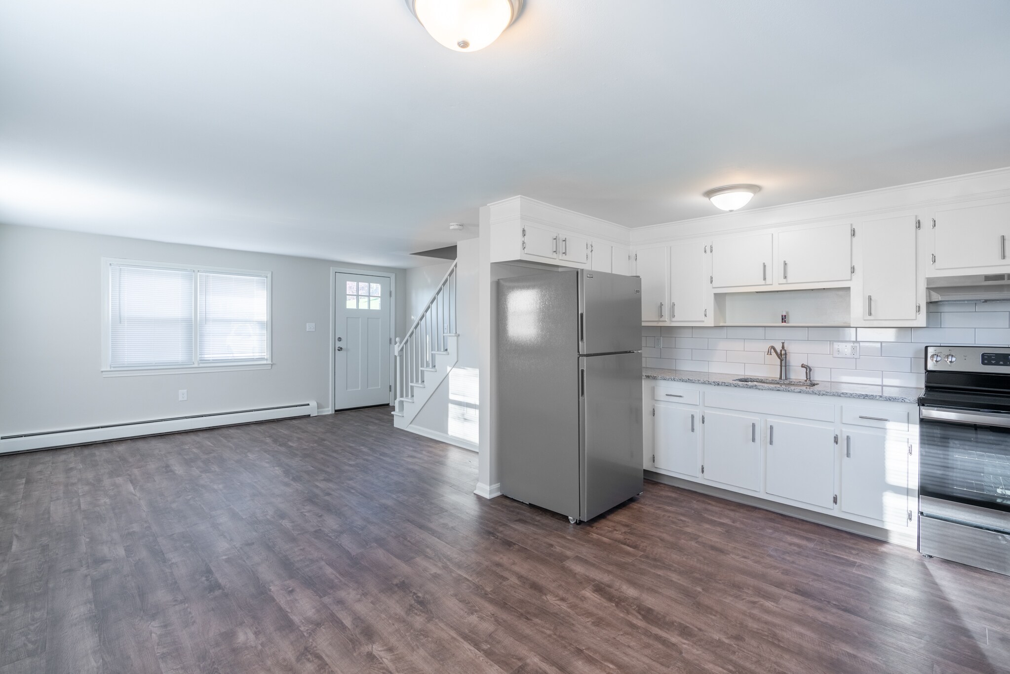 Building Photo - 8 Elm Hill Dr
