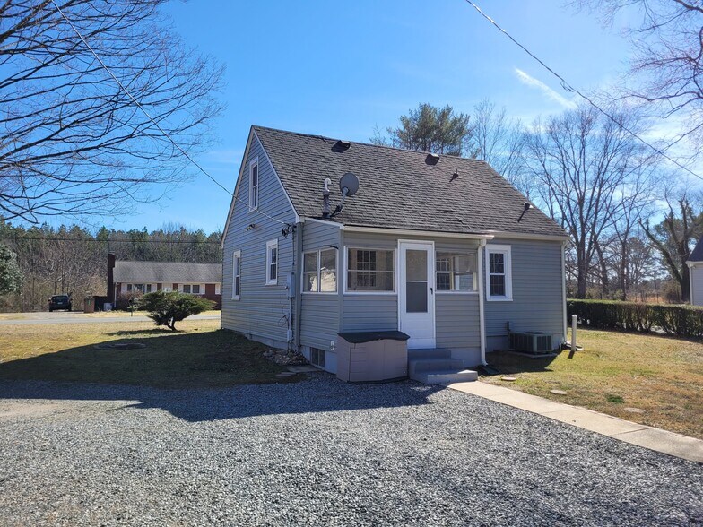 Building Photo - 10934 Catharpin Rd