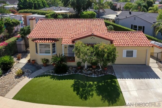 Building Photo - 4823 Hart Dr