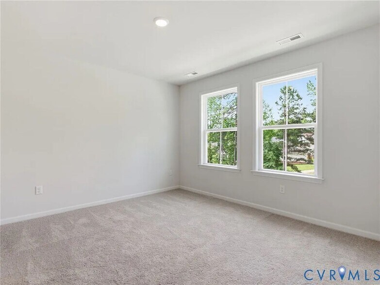 Building Photo - 13813 Riverlight Dr