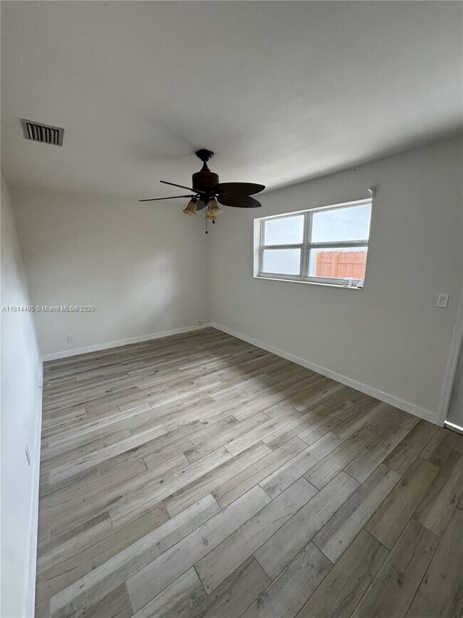 Building Photo - 4071 SW 51st St