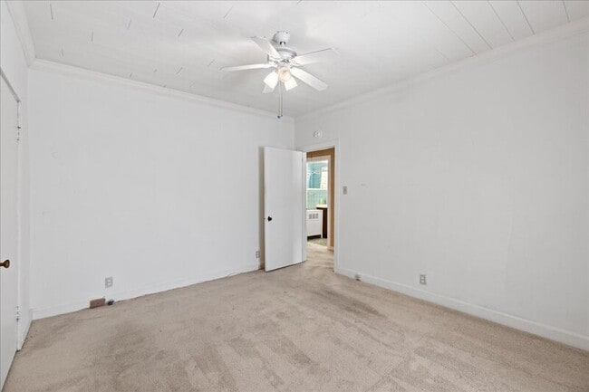 Building Photo - 309 S River Walk