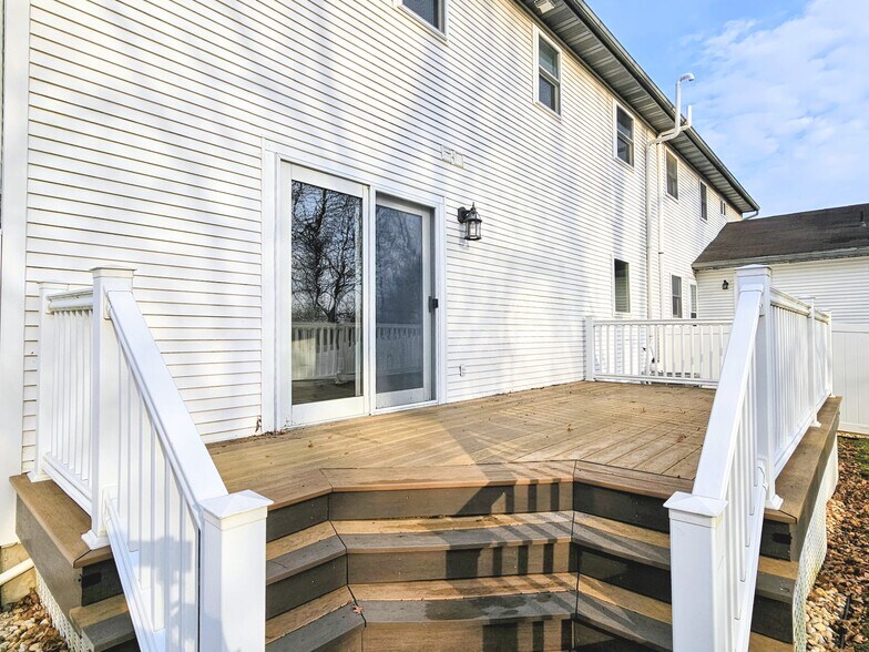 Building Photo - 91 Sunrise Cir