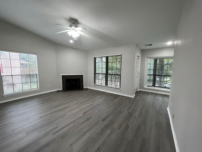 Building Photo - 7350 Kirby Dr