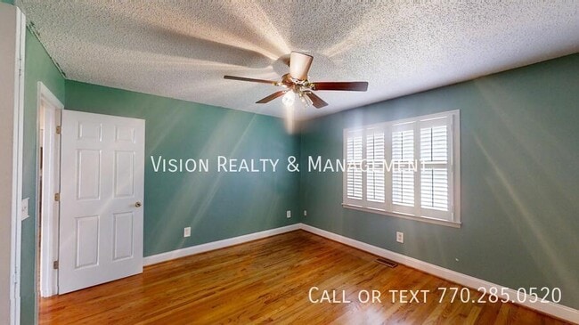 Building Photo - 28 Summerwind Dr